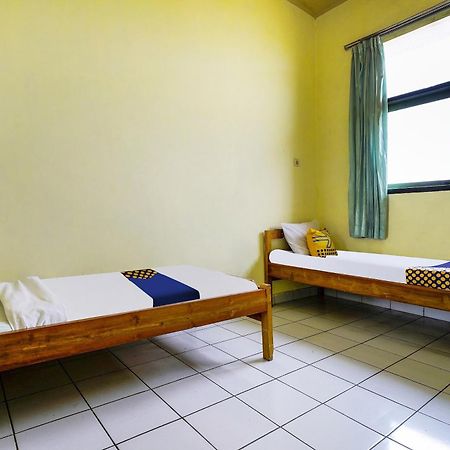 Spot On 91064 Wisma Lec Syariah Garut Exterior foto
